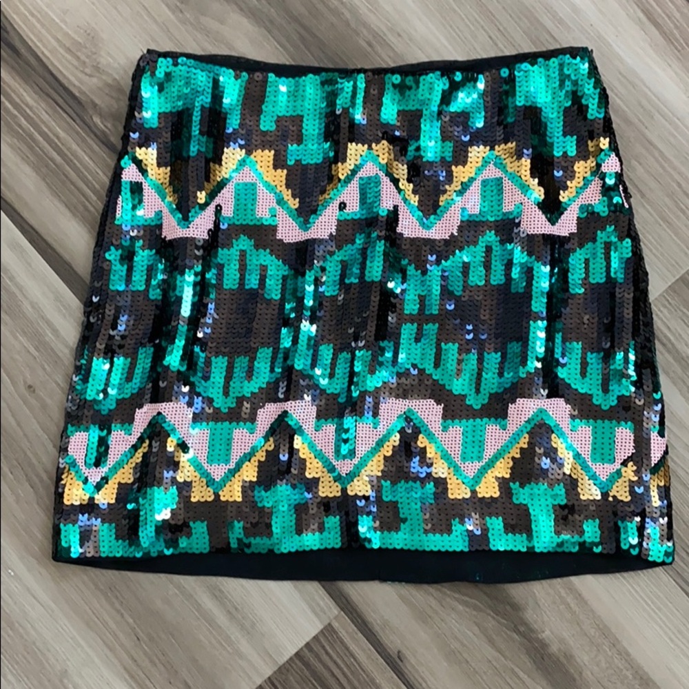 💛H&M Tribal black/green metallic beaded miniskirt